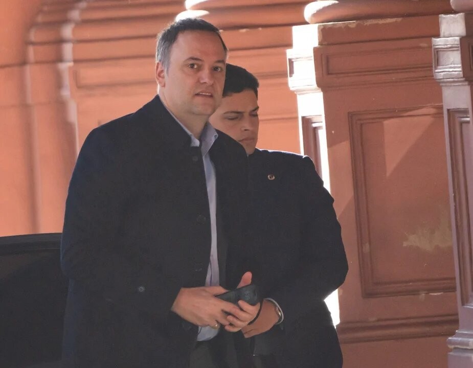 联邦司法下令调查官员私人飞机的搜查