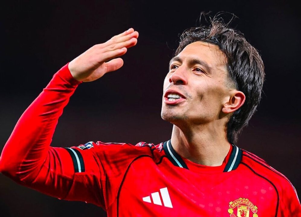 Manchester United Stuns Manchester City with a 2-0 Victory