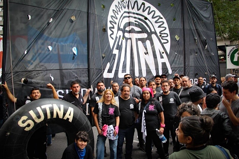 Работники шинной промышленности Аргентины объявили 24-часовую забастовку