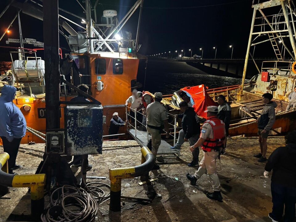 Se hunde un buque pesquero en Argentina y hay un tripulante desaparecido