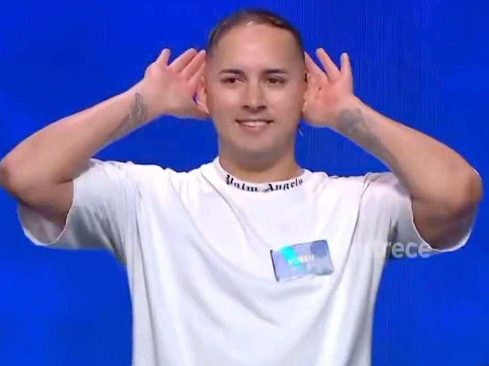 River Plate Fan with Riquelme Tattoo Causes TV Sensation