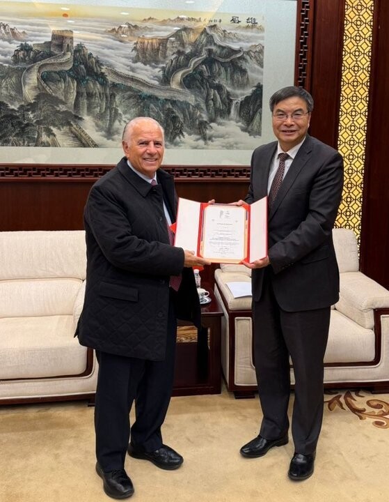 Argentine Oil Tycoon Appointed Honorary President in Beijing