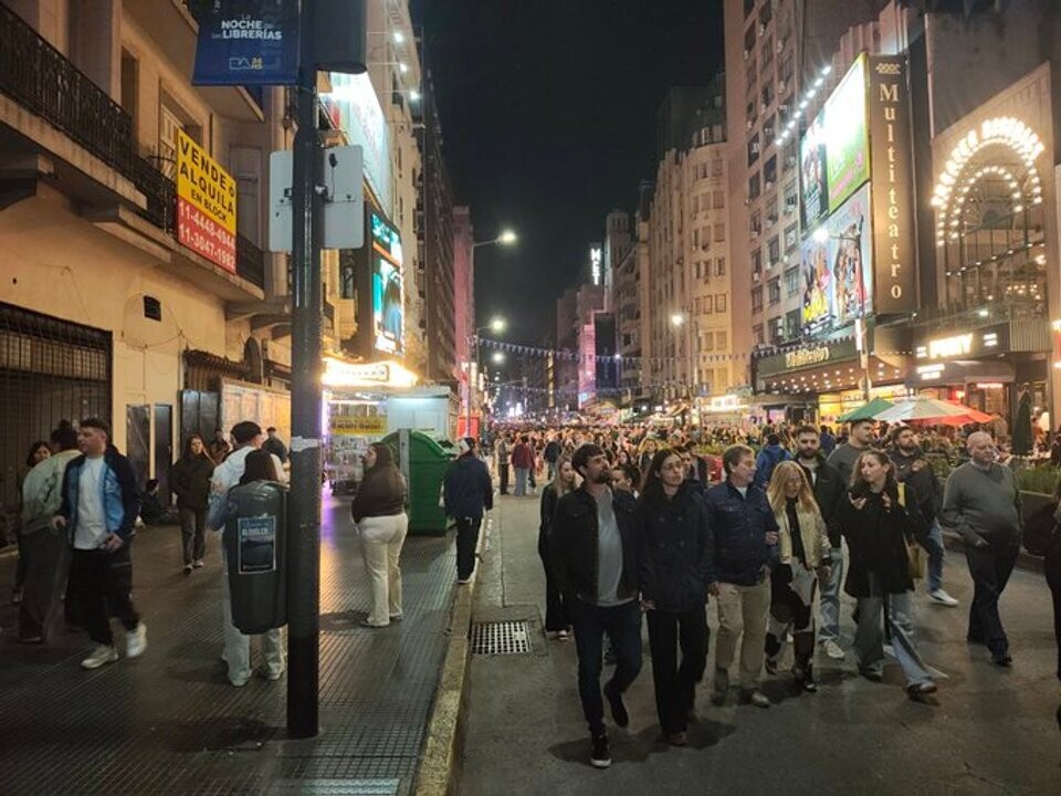 Вечер книжных магазинов в Буэнос-Айресе собрал более 200 тысяч человек