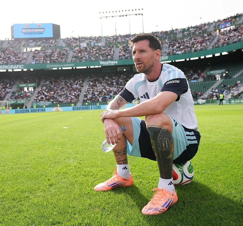 Месси поддержал клуб «Эвертон» из Ла-Платы