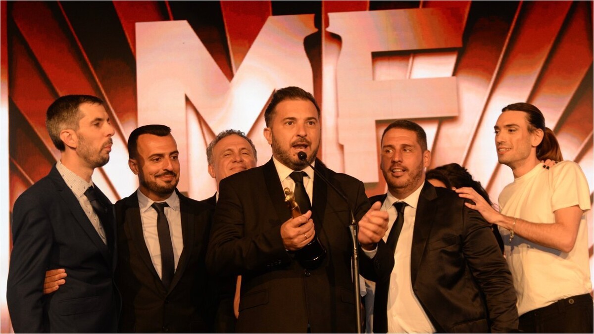 Диего Бранкателли получил премию «Мартин Фьерро» за критическую программу