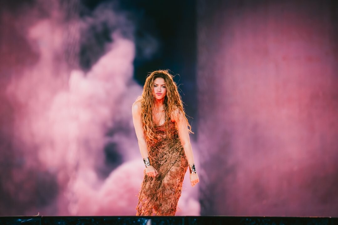 Shakira Kicks Off Tour in Argentina with a Grand Show