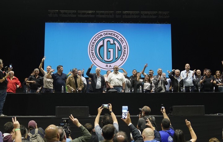 Аргентина: Профсоюзы угрожают всеобщей забастовкой из-за трудовой реформы