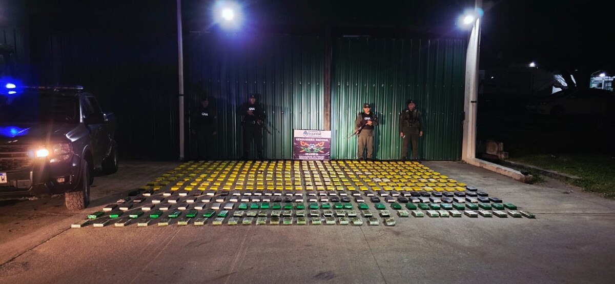 Жандармерия Аргентины конфисковала более 400 кг кокаина