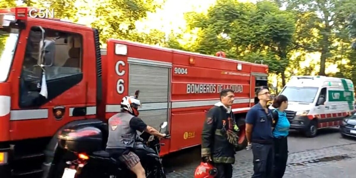 布宜诺斯艾利斯火灾：公寓楼居民被疏散