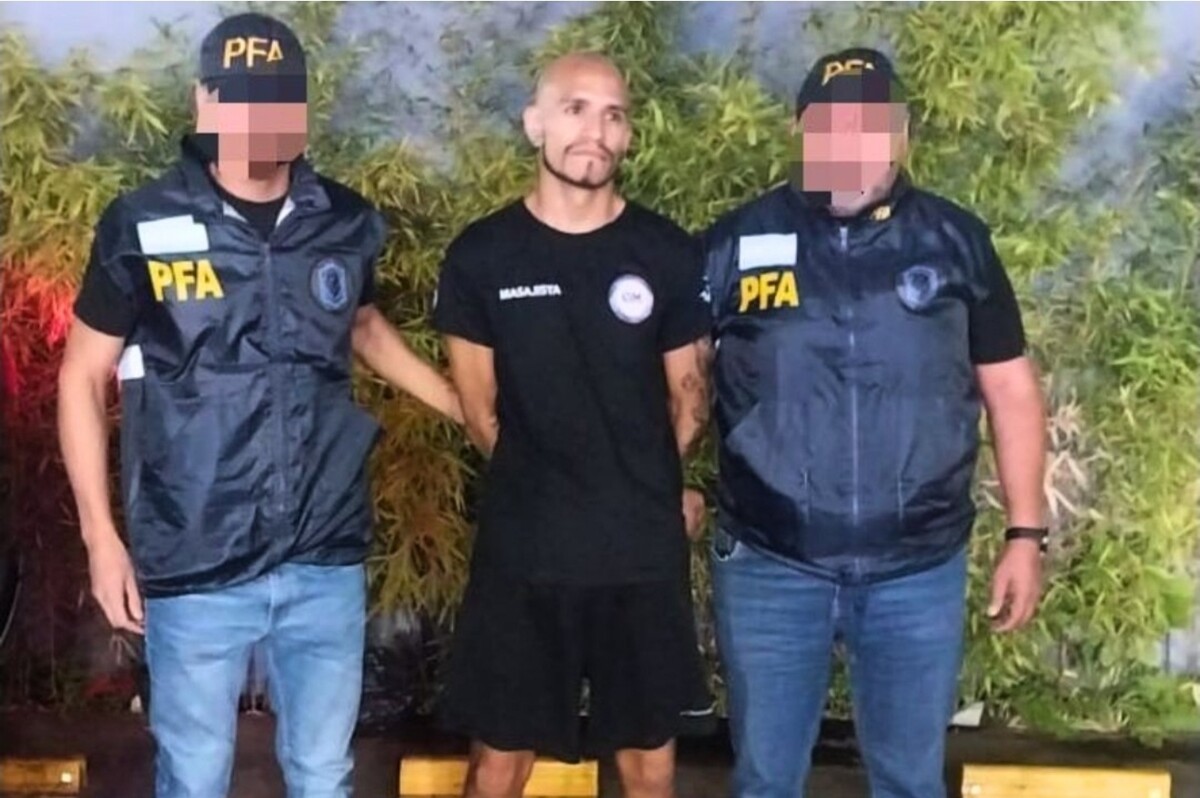 Аргентинская полиция задержала подозреваемого в броске коктейлей Молотова