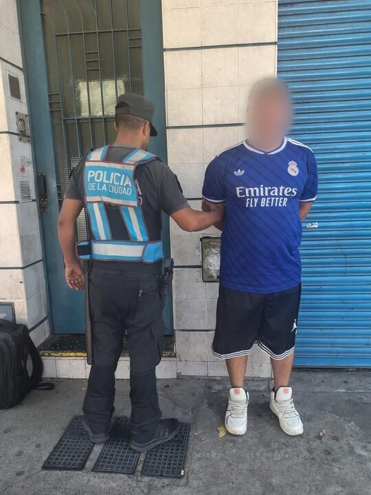 布宜诺斯艾利斯警方逮捕两名因性侵犯而被通缉的男子