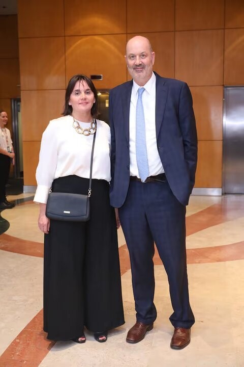 Министерство Аргентины заключило контракт на обучение английскому языку с организацией, возглавляемой женой министра