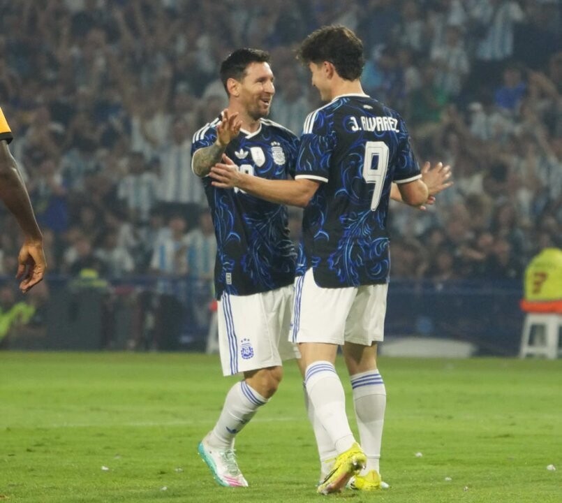 Álvarez Scores for Argentina Against Zambia