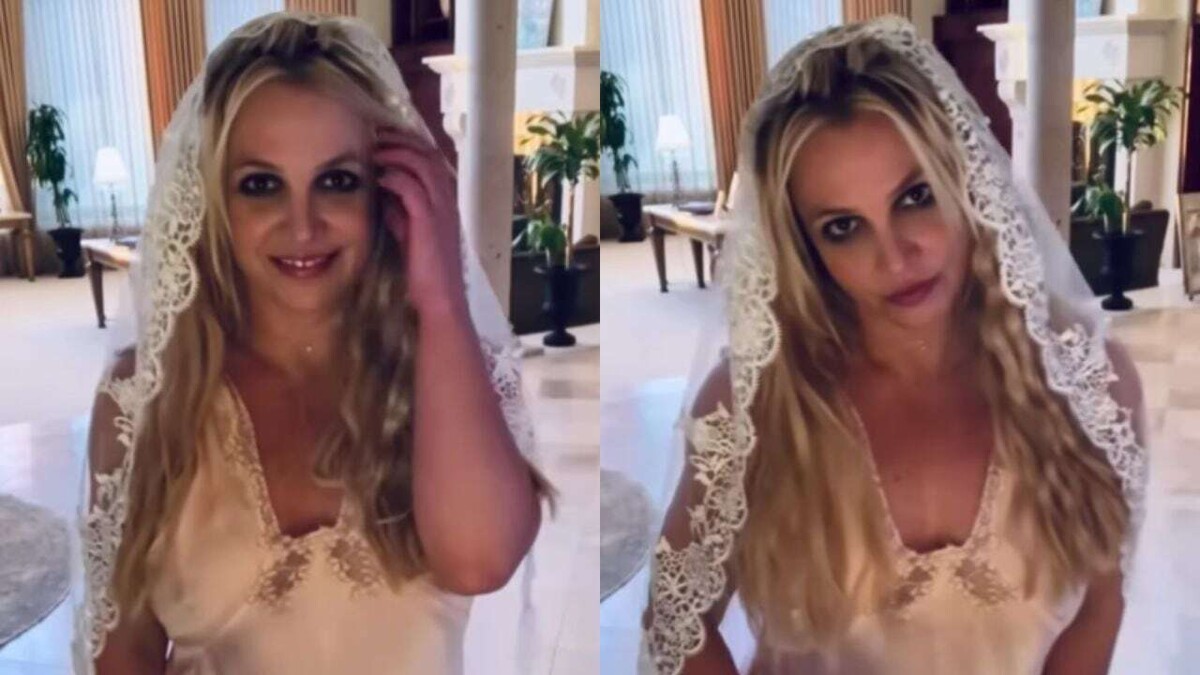 Britney Spears Announces Wedding to Herself