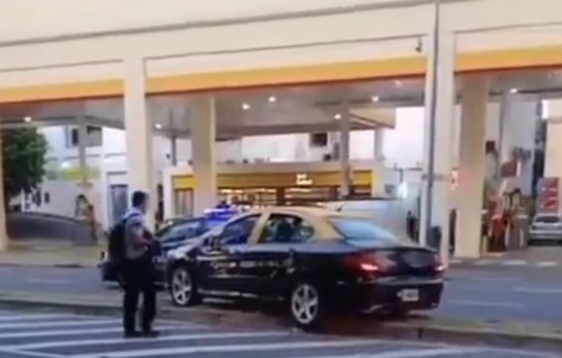 Таксист в Буэнос-Айресе попал в ДТП в состоянии алкогольного опьянения