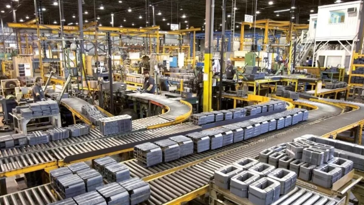 Argentine Industry in Crisis: Production Falls and Debt Rises