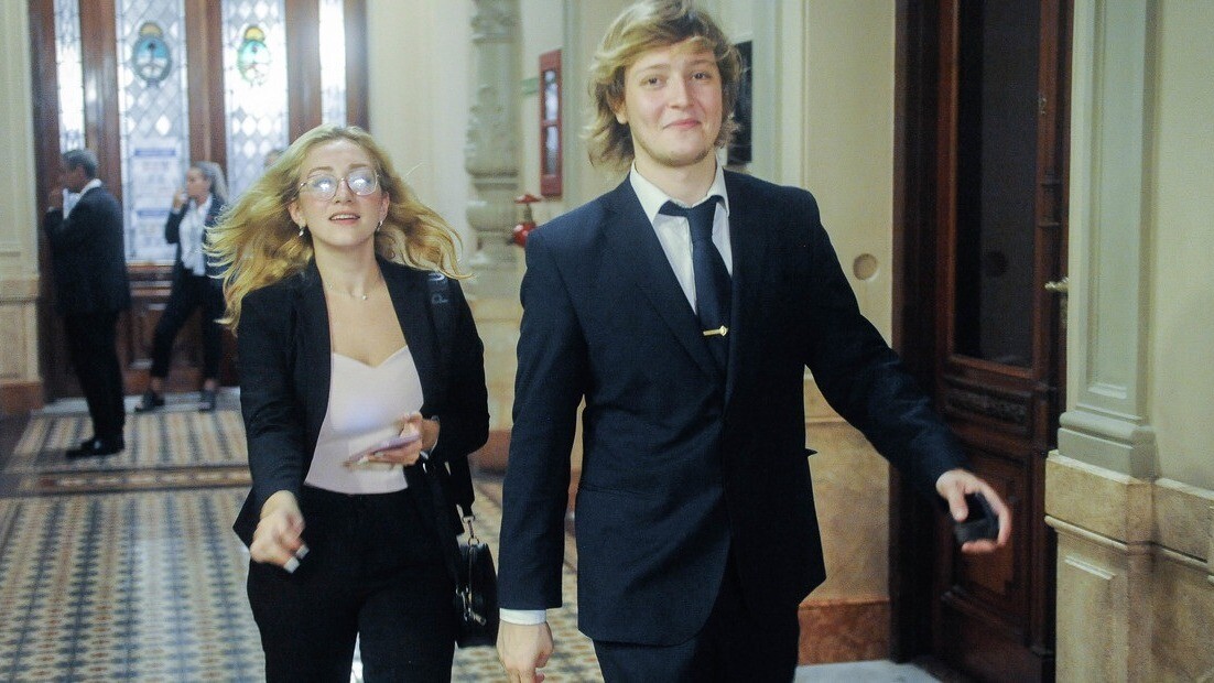 Militante del partido de Milei protagoniza un accidente de tránsito alcoholizada