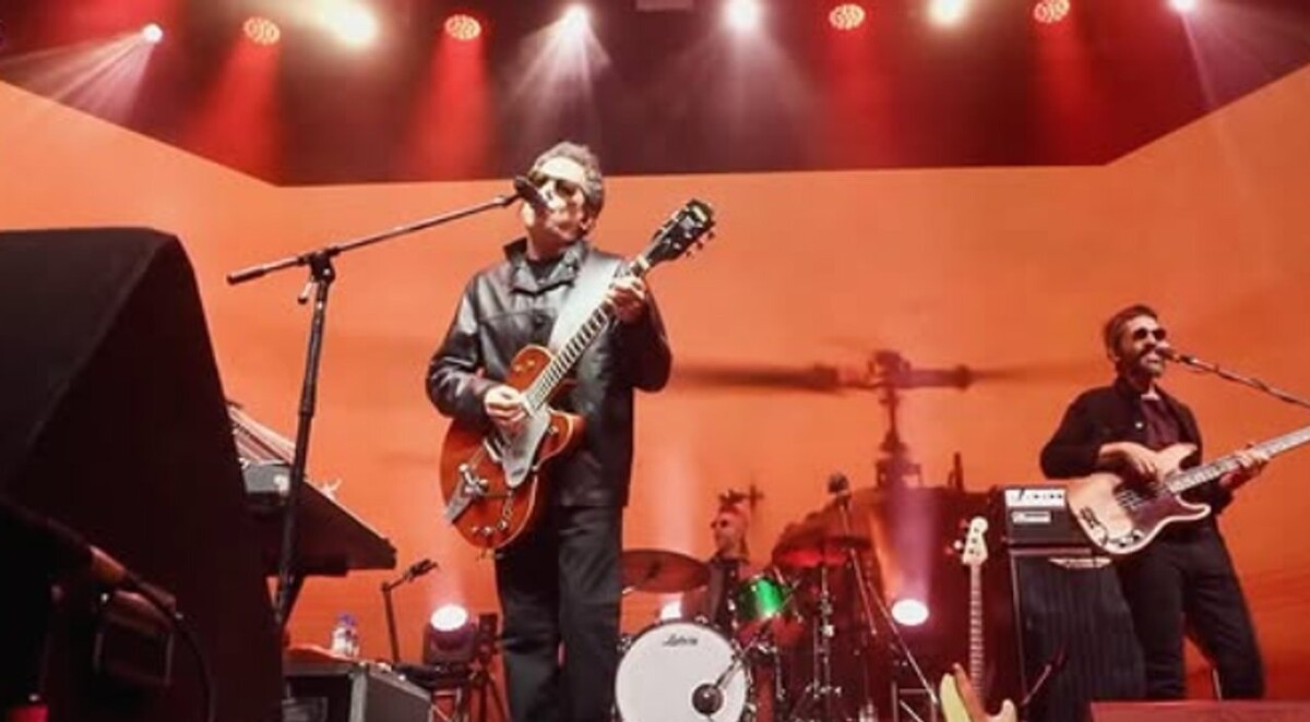 Музыкант Андрес Каламаро поделился видео со своего концерта в Буэнос-Айресе