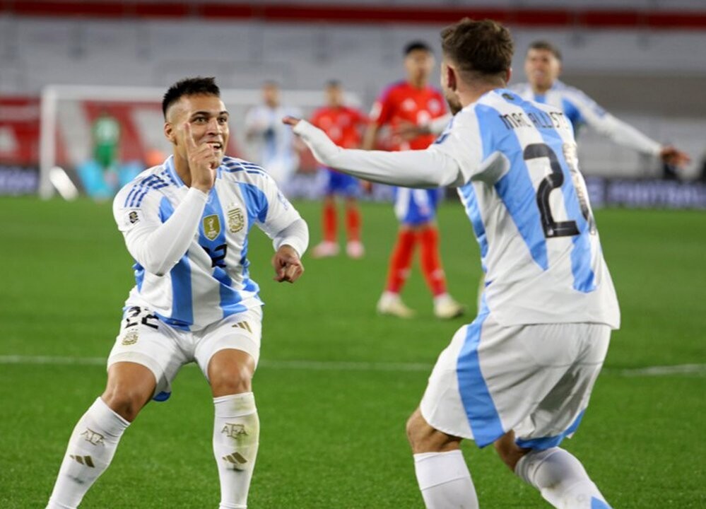 АргентинаDominируетЧили 3-0 ПередСтычкойСКолумбией