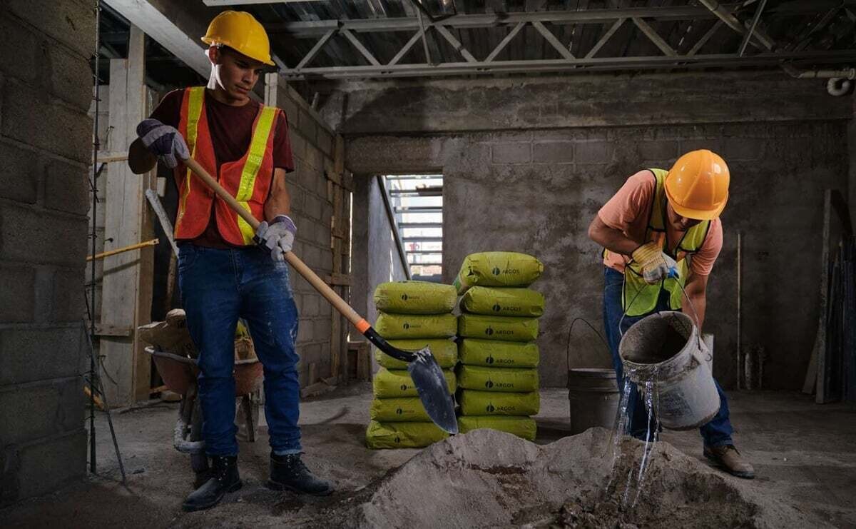 Argentina: President signs decree calling extraordinary congressional sessions for labor reform