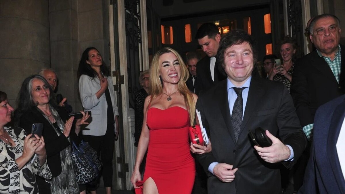 Визит Милея в Мар-дель-Плату породил политические и личные спекуляции