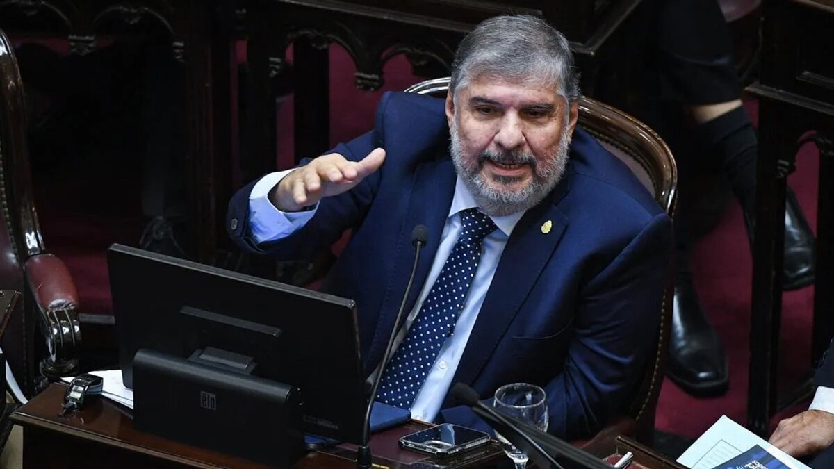 Сенатор назвал трудовую реформу регрессивной и неконституционной