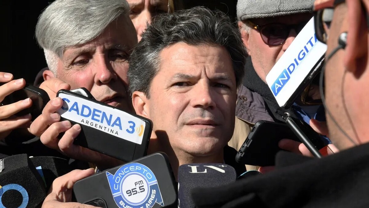 Argentine Economist Warns of Global Erosion of Trust in Institutions