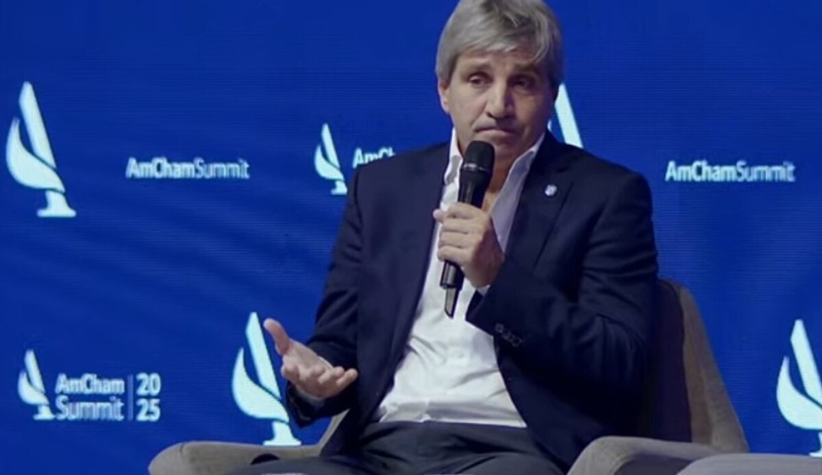 Аргентина планирует выкупить облигации и накопить резервы