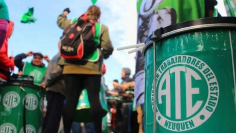Правительство утверждает увеличение зарплаты на 9% для государственных служащих на фоне напряженности с профсоюзами трудящихся