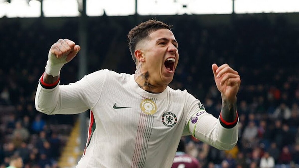 Челси победил Бернли и вышел на второе место в Премьер-лиге