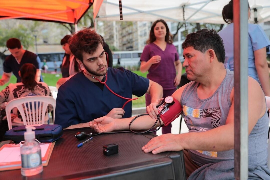 UBA Students Offer Free Health Care in Chacarita
