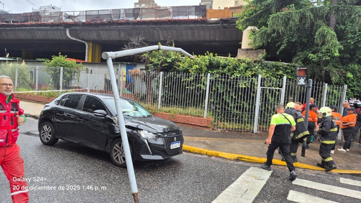 Two women injured after billboard collapse in Buenos Aires