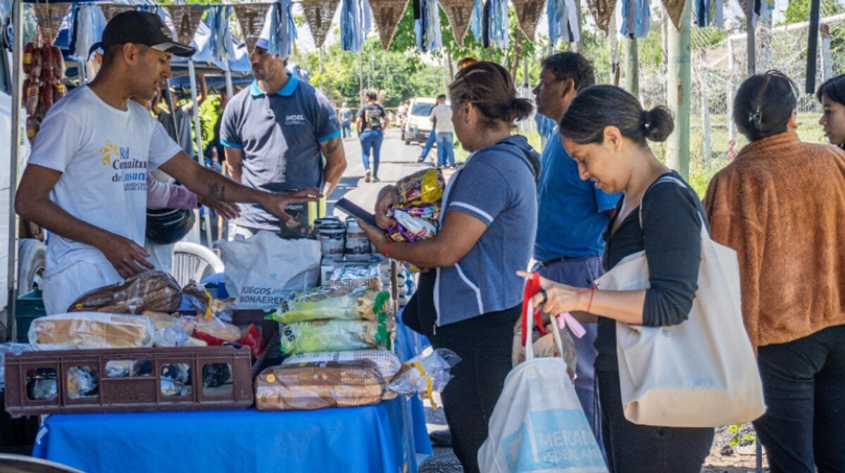 Moreno Municipal Workers Demand Food Aid