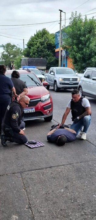 Argentinian police officer kills young man after running over his relative