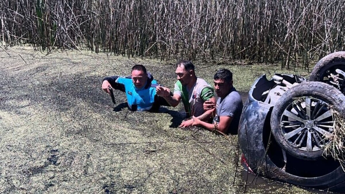 В Аргентине задержали грабителя, утонувшего в автомобиле