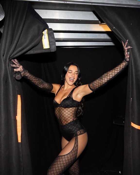 Dua Lipa stuns fans with a sensual stage look