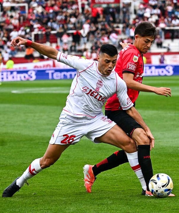 Newell's Beats Huracán in 15th Round of Argentine Championship