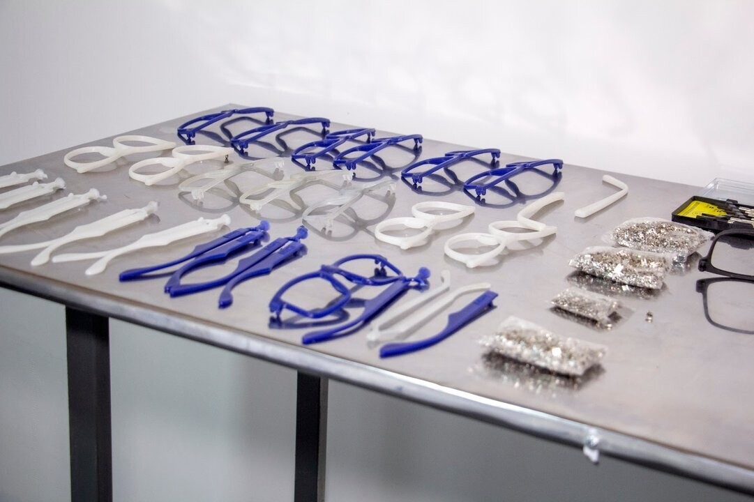 Argentina Campaign Transforms Bottle Caps into Eyeglasses