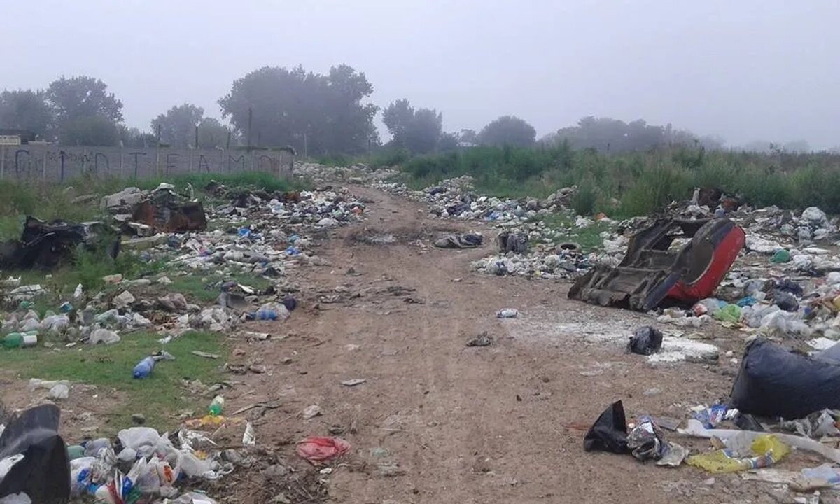 Waste Management Crisis at Ezeiza-La Matanza Border