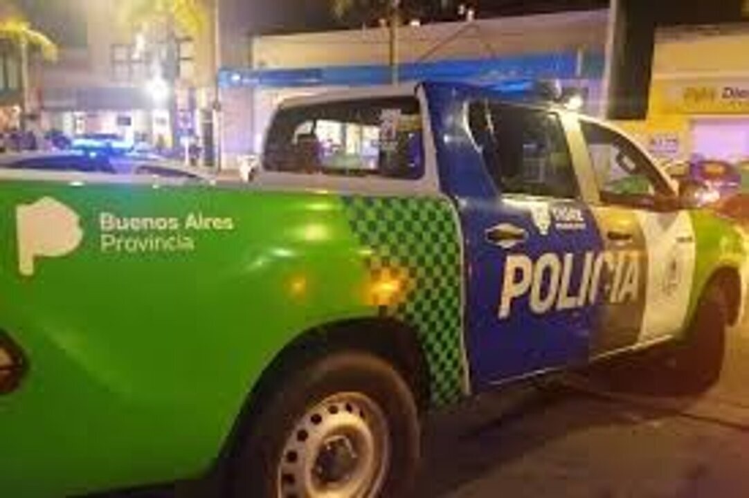 Policeman Injured in Shootout in Morón