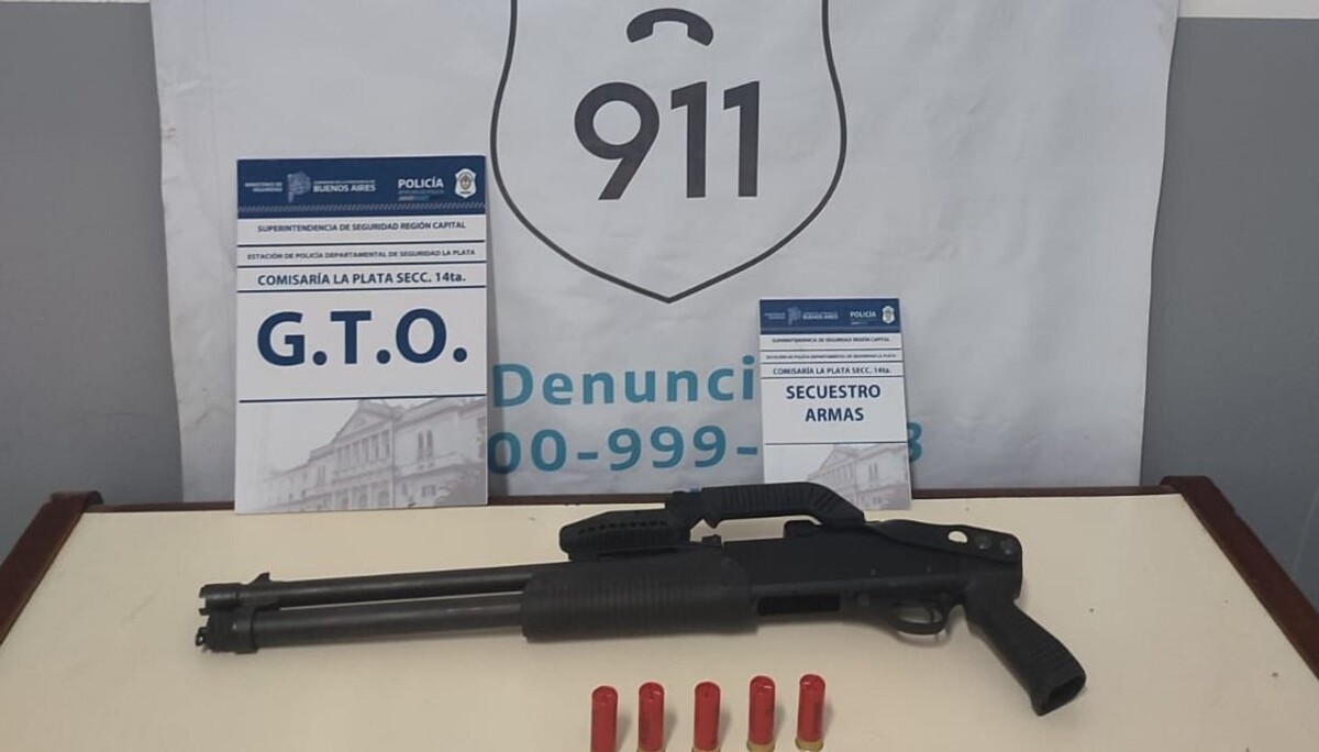 Мужчина в Аргентине арестован за запир сына-аутиста в клетке