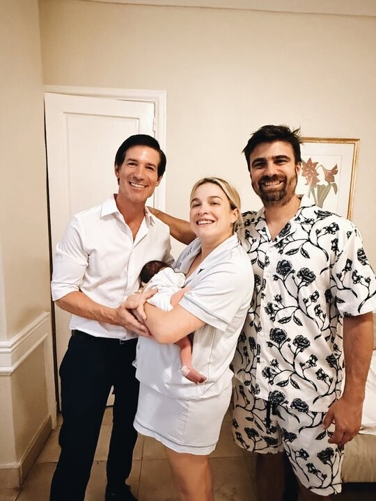 女演员索菲亚·帕查诺介绍儿子维托