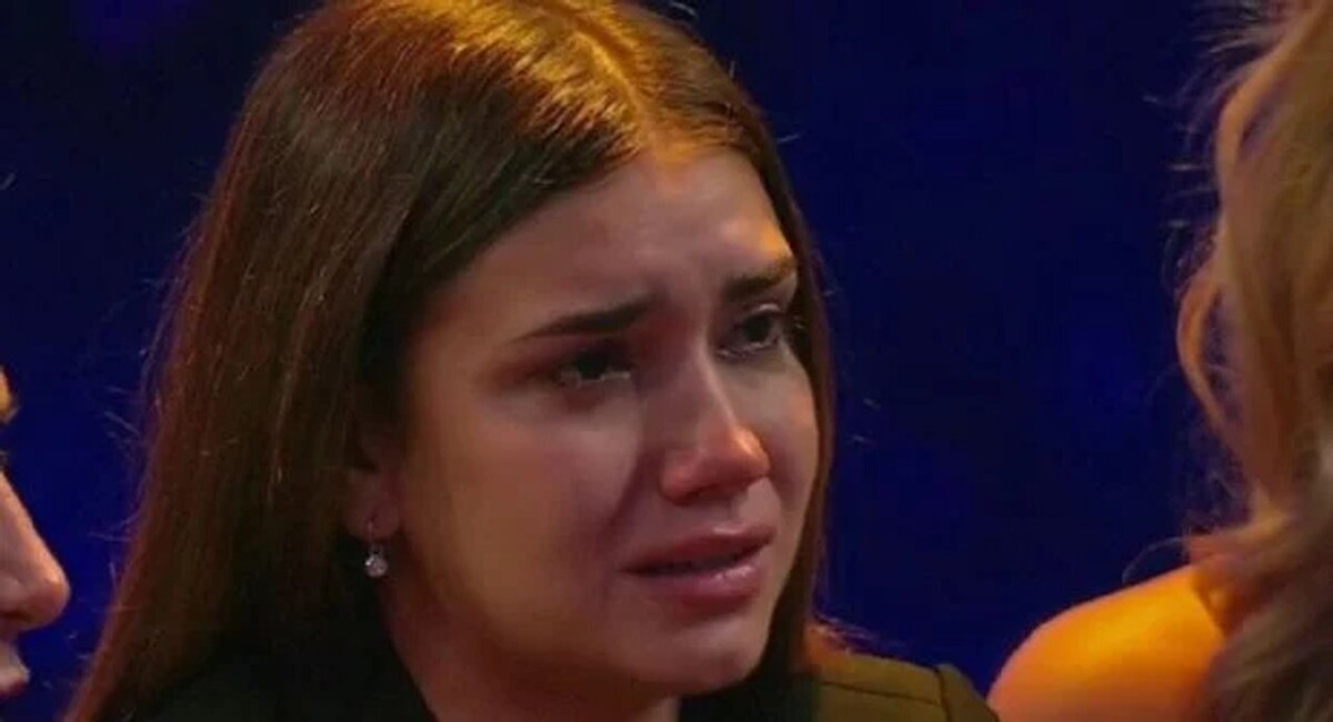 《老大哥》：参赛者因男友视频缺席而落泪