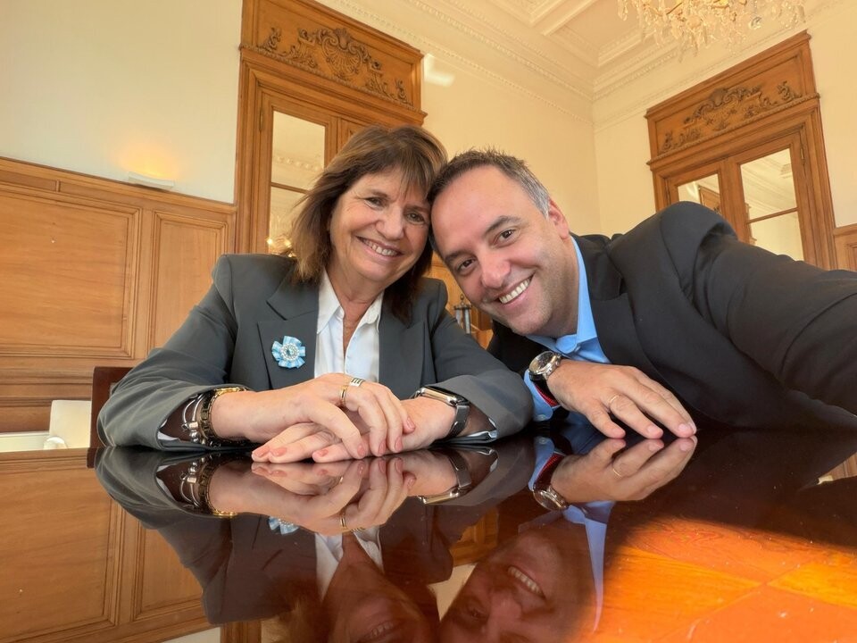 布里奇和阿多尼确认将向国会提交新法律包