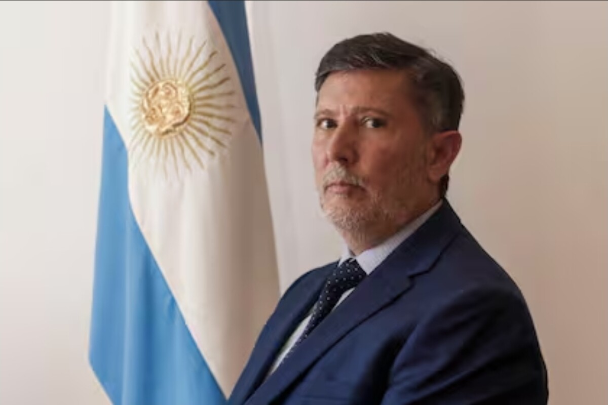 Head of Argentine Intelligence Under Fire in Offshore Scandal
