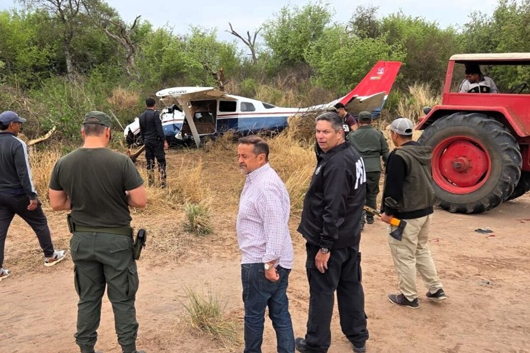 В Аргентине суд арестовал пилотов самолета с 364 кг кокаины