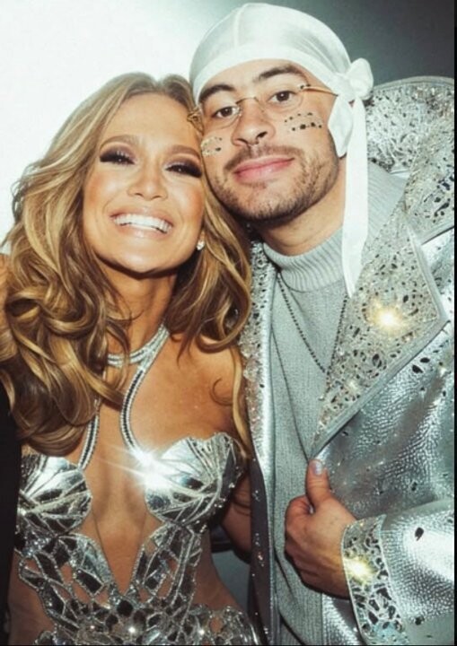 凯蒂·佩里和詹妮弗·洛佩斯支持坏兔子