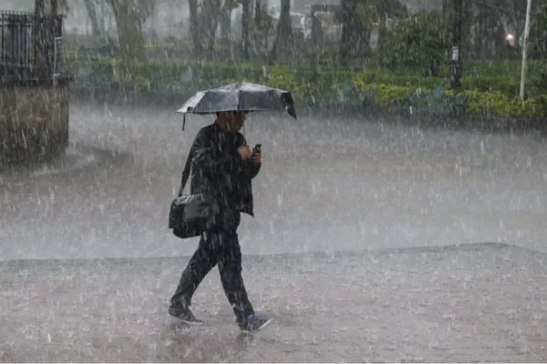 Alert for Hurricane Conditions in Buenos Aires