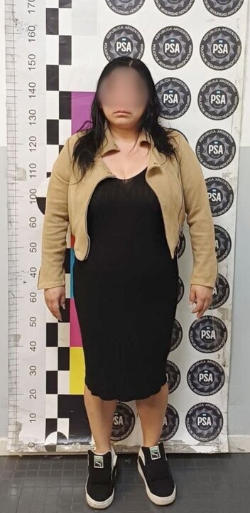 Гражданка Перу задержана в Аргентине за попытку контрабанды кокаина