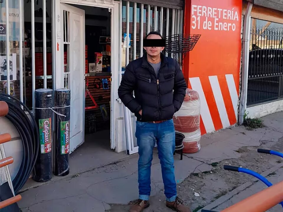 Трагический пожарный инцидент оставил мать и сына мертвыми в Аргентине